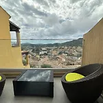Con Vista Apartment *