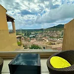 Con Vista Apartment *